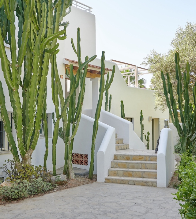 Resa Estates Ibiza for sale te koop Casa Rui Tourist license sta Eularia exterior stairs.jpg